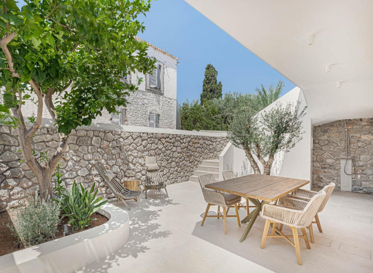 Pearl House - Luxurious New Beach Villa In Spetses Stunning View Ligoneri Екстериор снимка