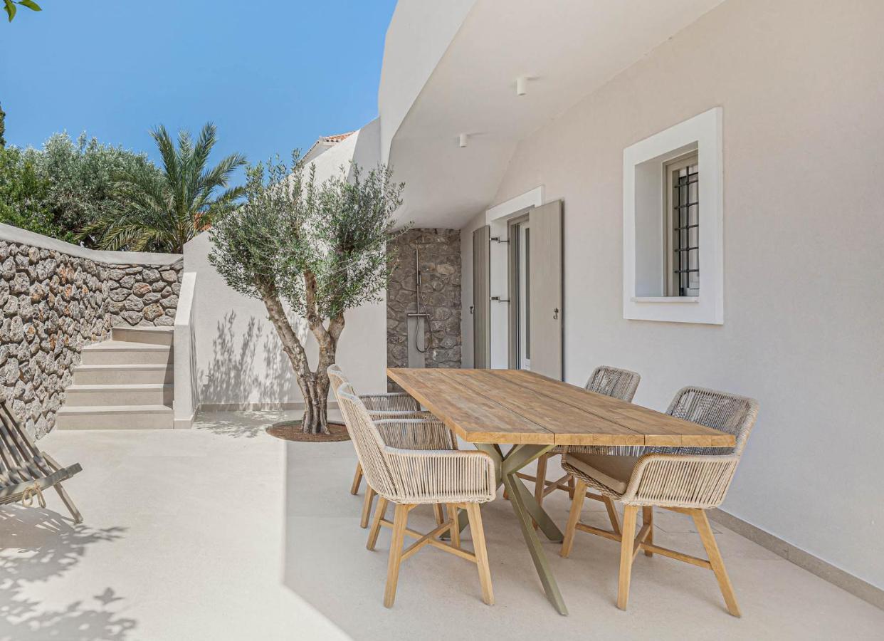 Pearl House - Luxurious New Beach Villa In Spetses Stunning View Ligoneri Екстериор снимка
